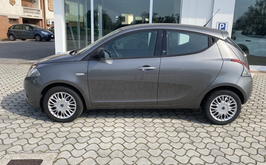 LANCIA YPSILON 1.2 69 CV SILVER