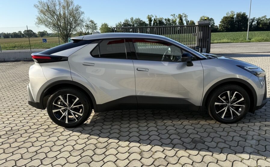 TOYOTA C-HR 1.8 HV TREND